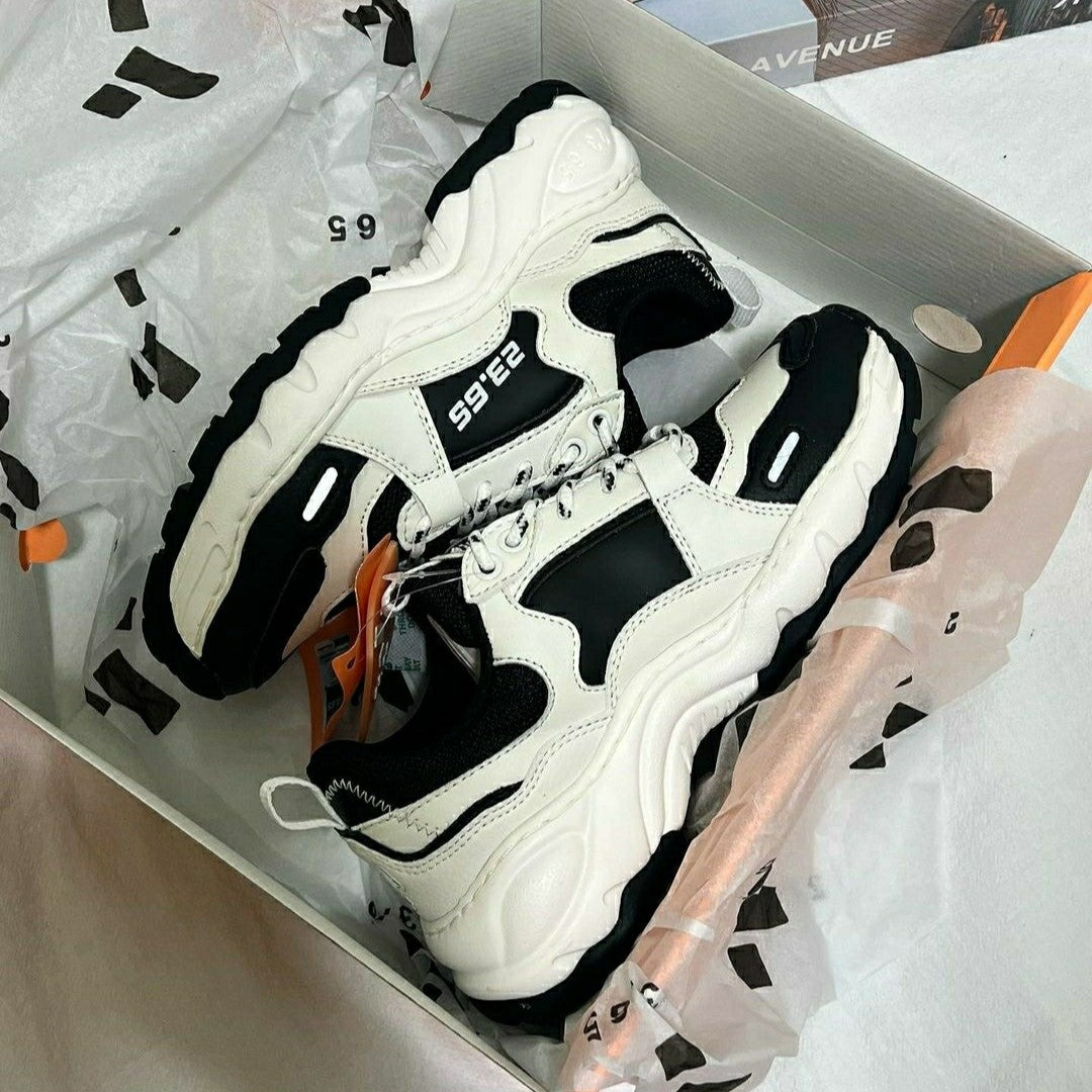 23.65 V2 Neo 黑色老爹鞋