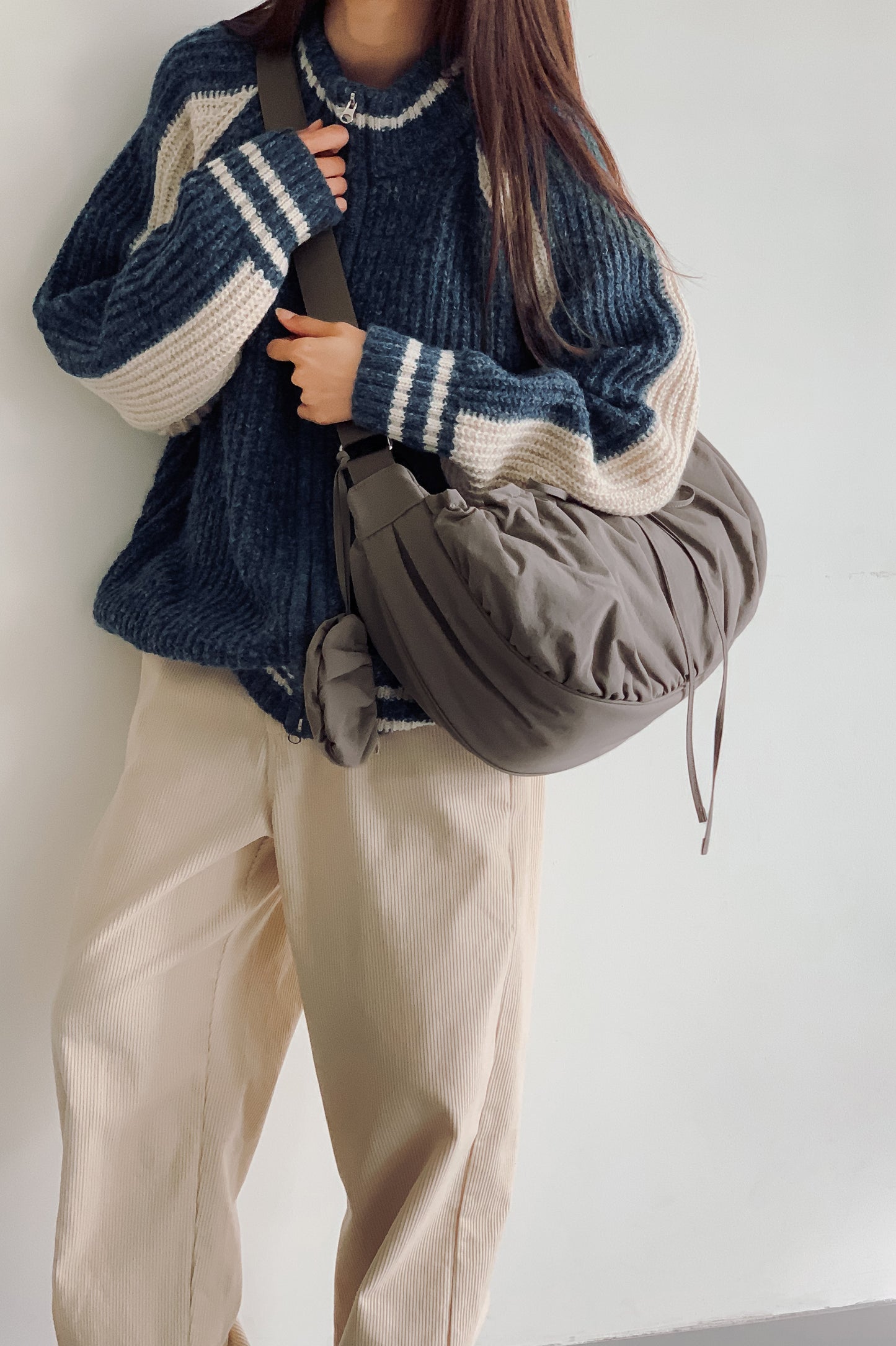 【MARHEN.J】Plie Large 灰色蝴蝶結抓皺半月包
