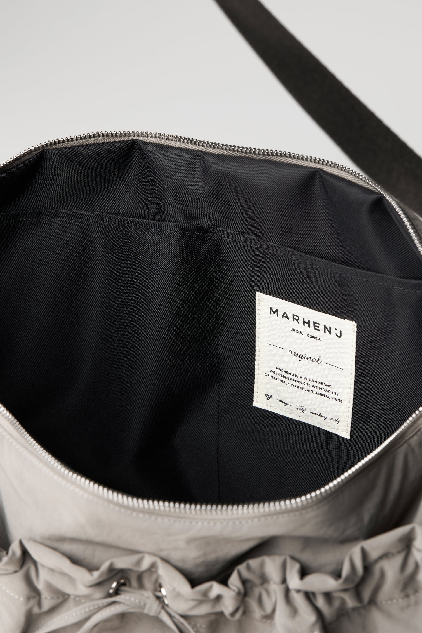 【MARHEN.J】Plie Large 黑色蝴蝶結抓皺半月包